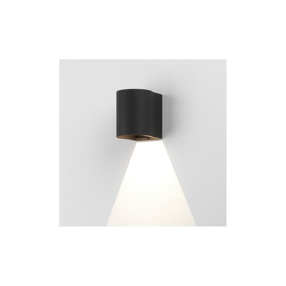 Dunbar LED 100 Contemporary Outdoor Wall Light In Black Finish IP65 1384003
