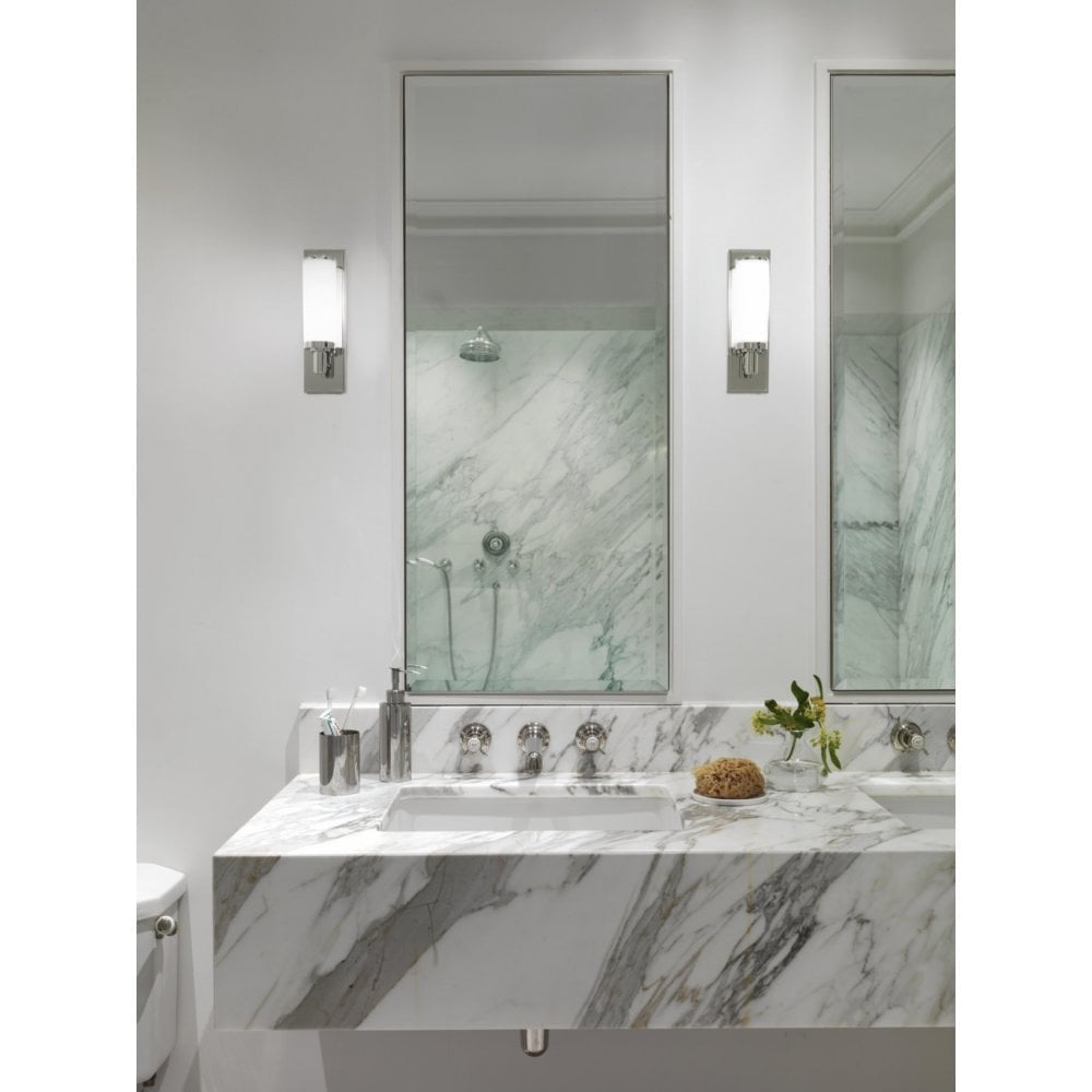 Verona Bathroom Wall Light In Polished Chrome Finish IP44 1147001