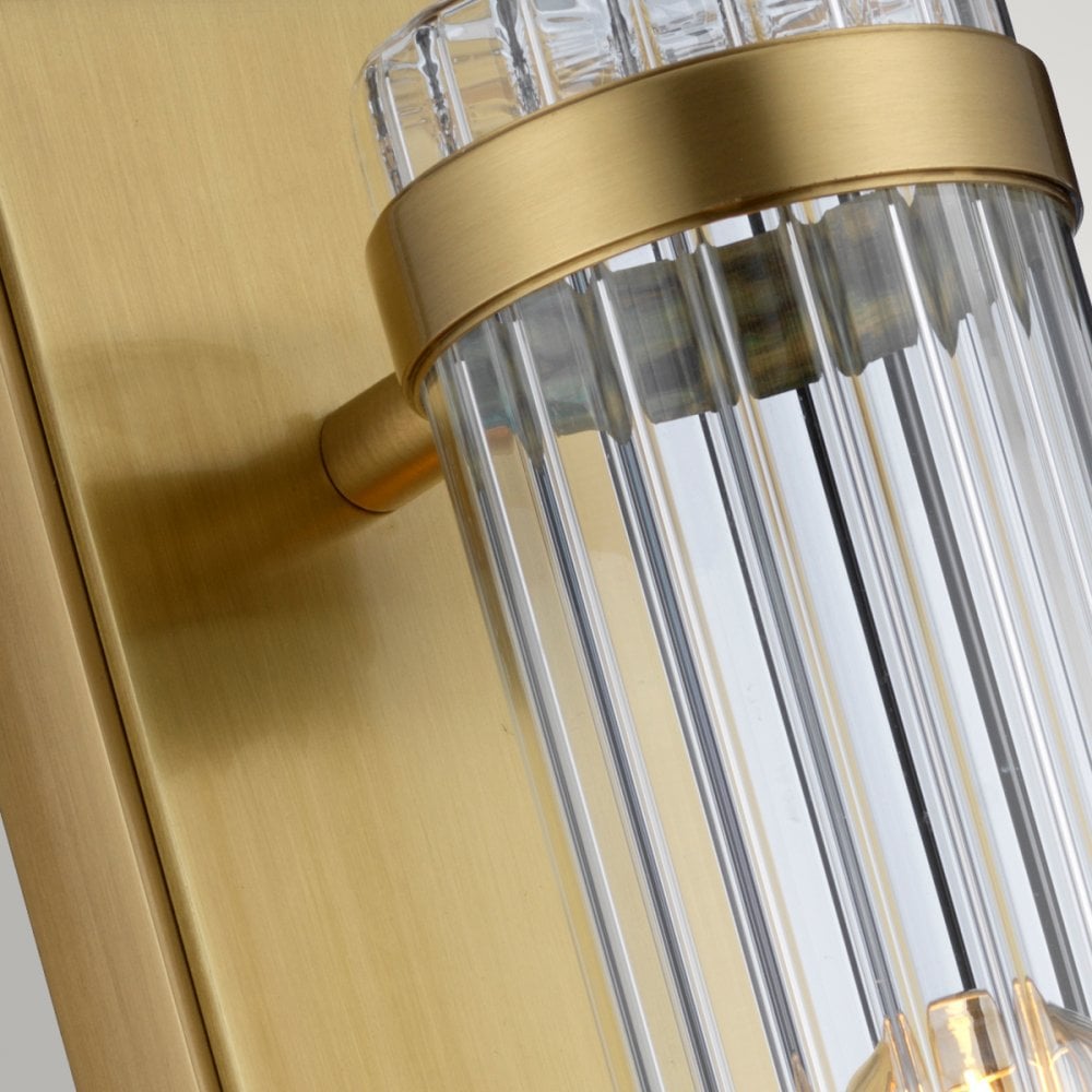 Wellington 1 Light Bathroom Wall Light In Aged Brass Finish QN-WELLINGTON1-AB