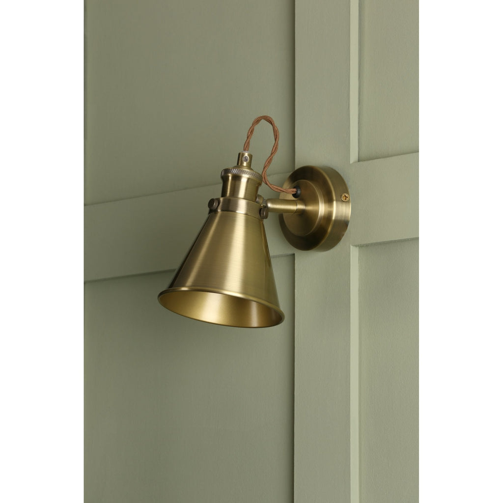 Rufus 1 Light Wall Light In Antique Brass Finish LA3756155-Q