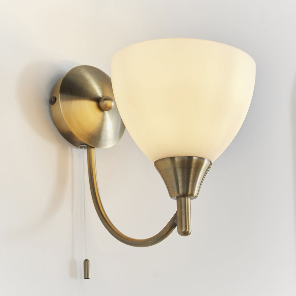 1805-1AN 1 Light Wall Light In Antique Brass