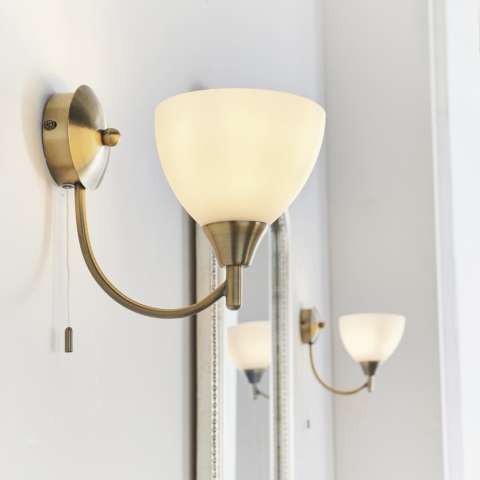 1805-1AN 1 Light Wall Light In Antique Brass