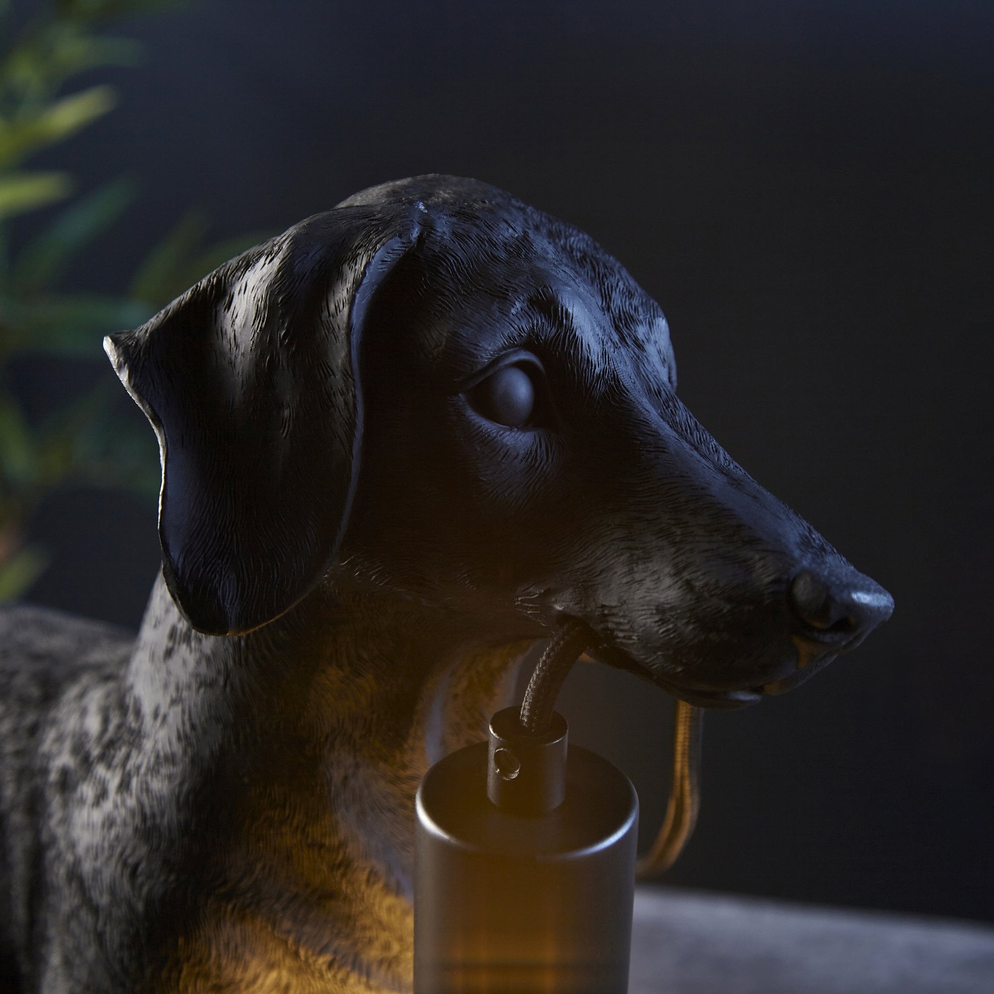 Dog Sculpture Table Lamp In Matt Black Finish