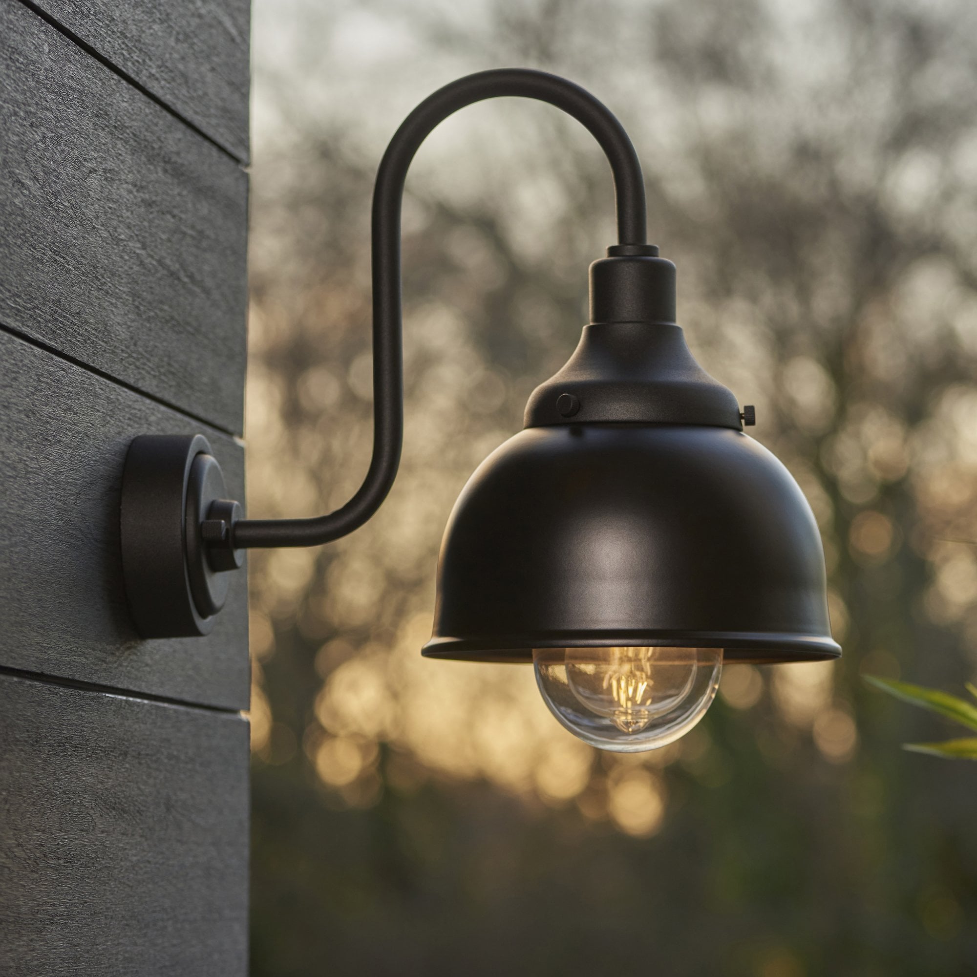 Classic Outdoor Swan Neck Wall Light In Textured And Matt Black Finish