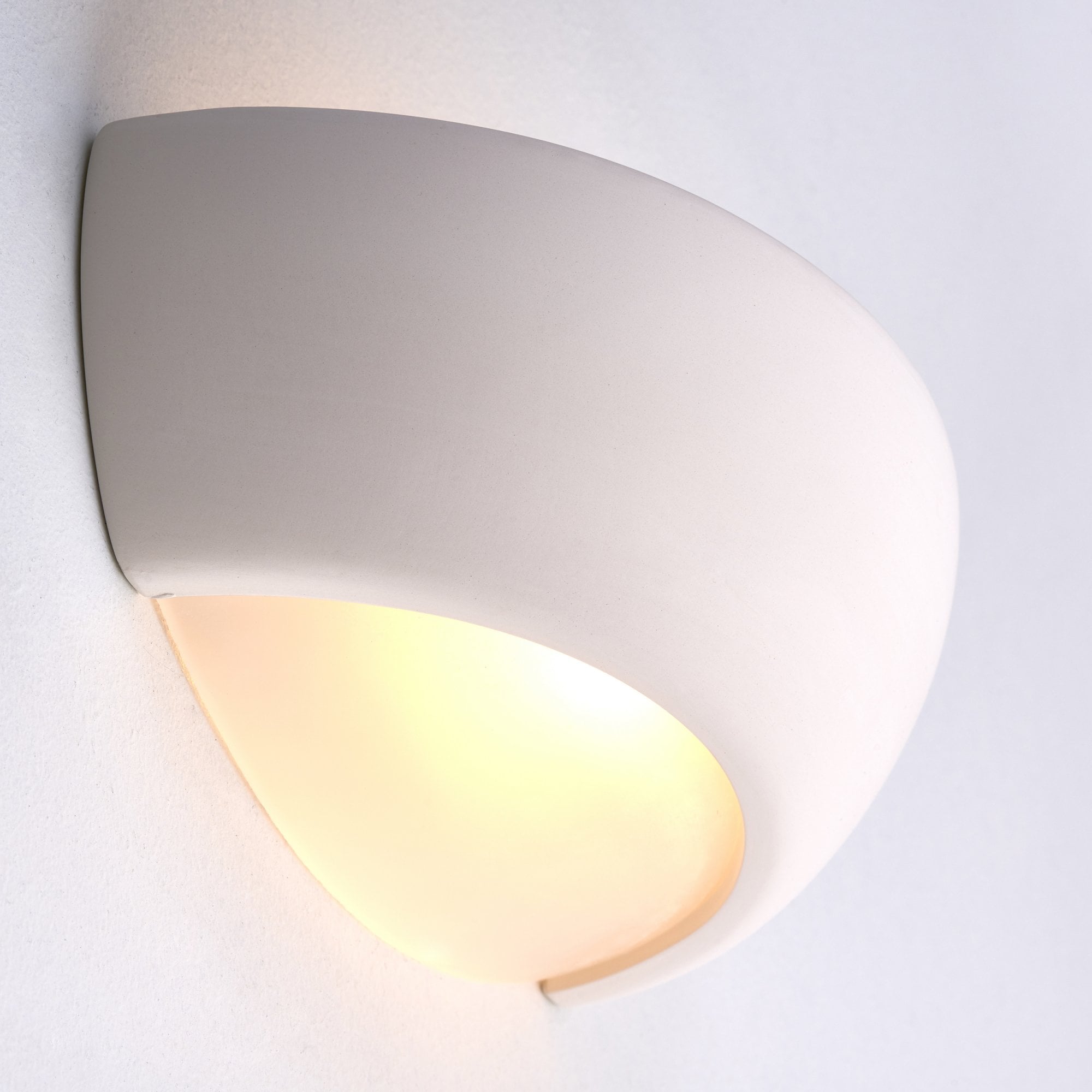 UG-WB-X Ceramic Wall Light