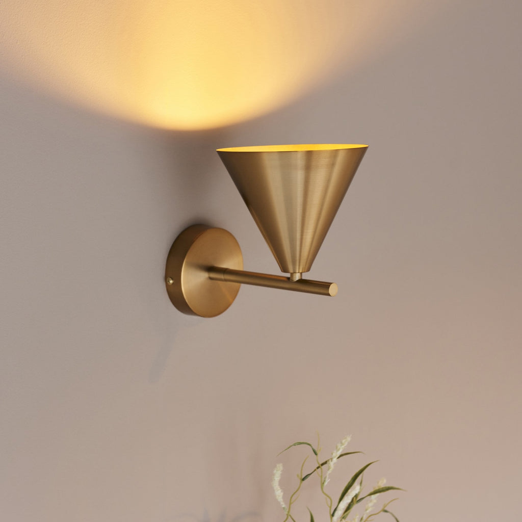 Cape Contemporary Wall Light In Warm Antique Brass Finish 102893