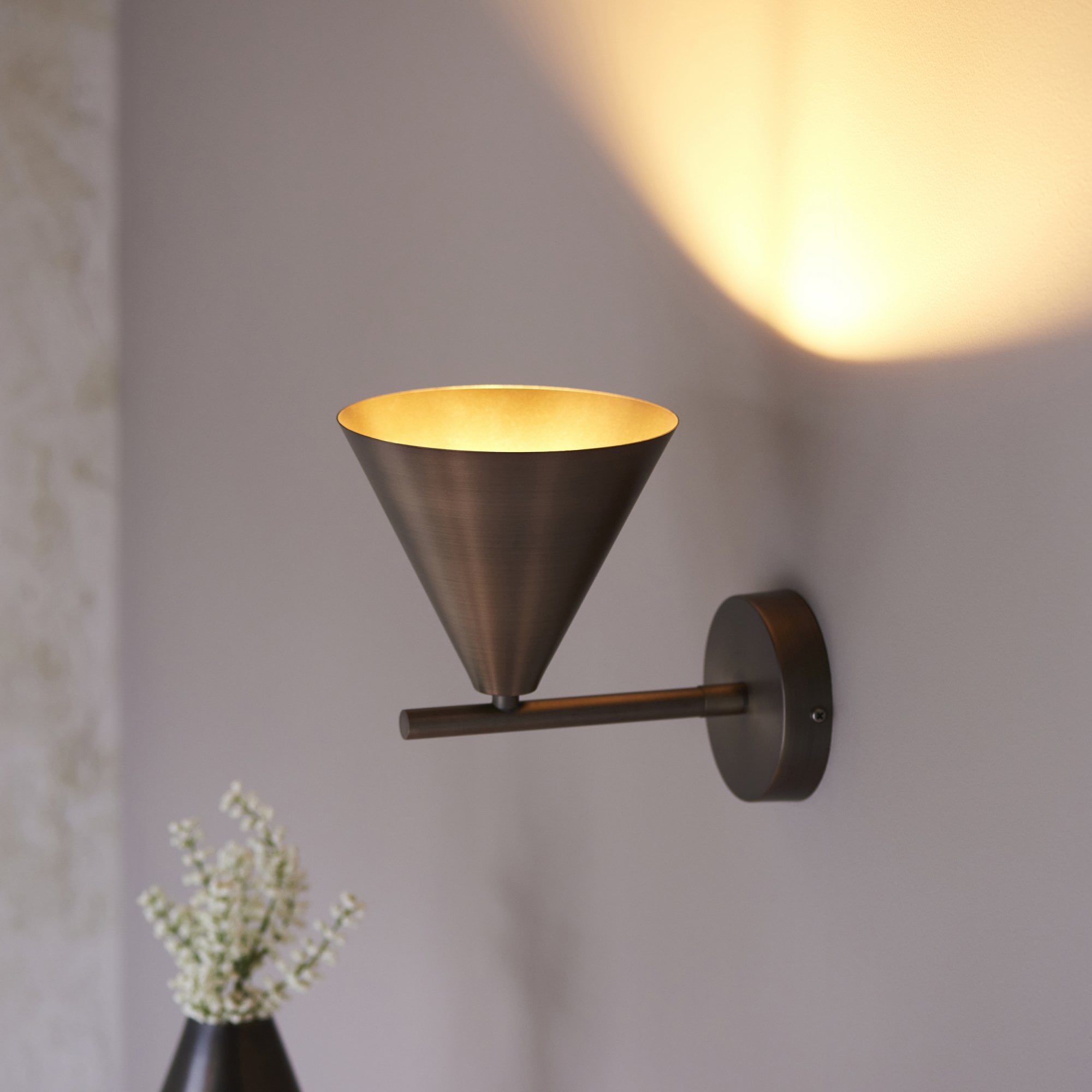 Cape Contemporary Wall Light In Brushed Antique Bronze Finish 102894