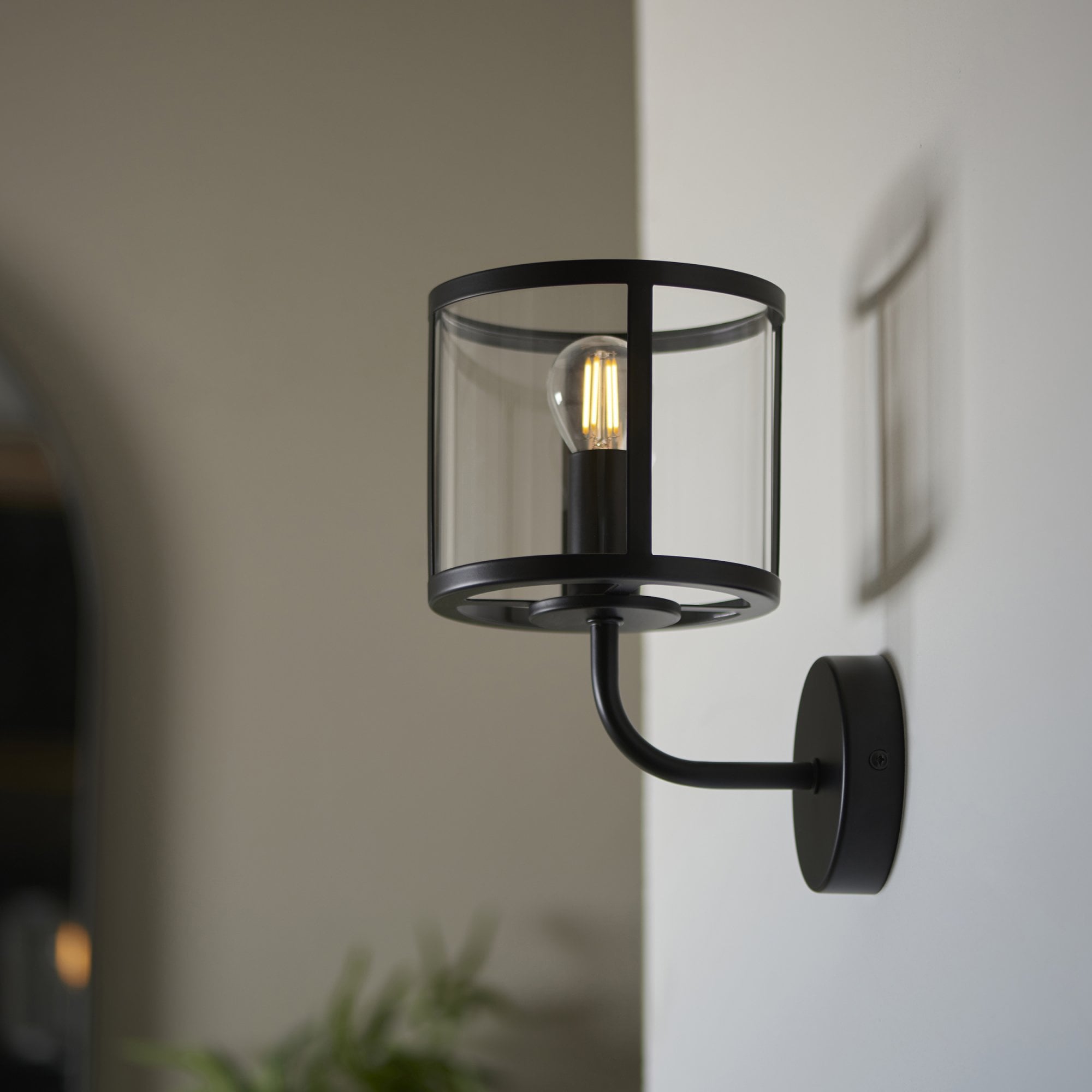 Hopton Timeless Wall Light In Matt Black With Clear Glass 104193