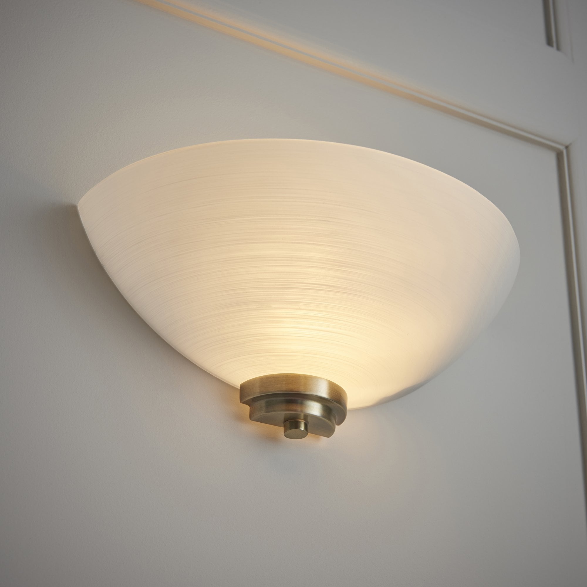 WELLES-1WBAB 1 Light Grooved Glass Antique Brass Wall Uplighter