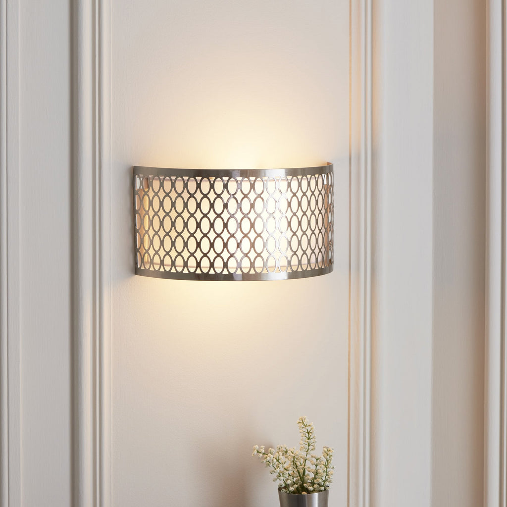 Cordero Stylish Wall Light In Satin Nickel Finish With Glass Diffuser 113263