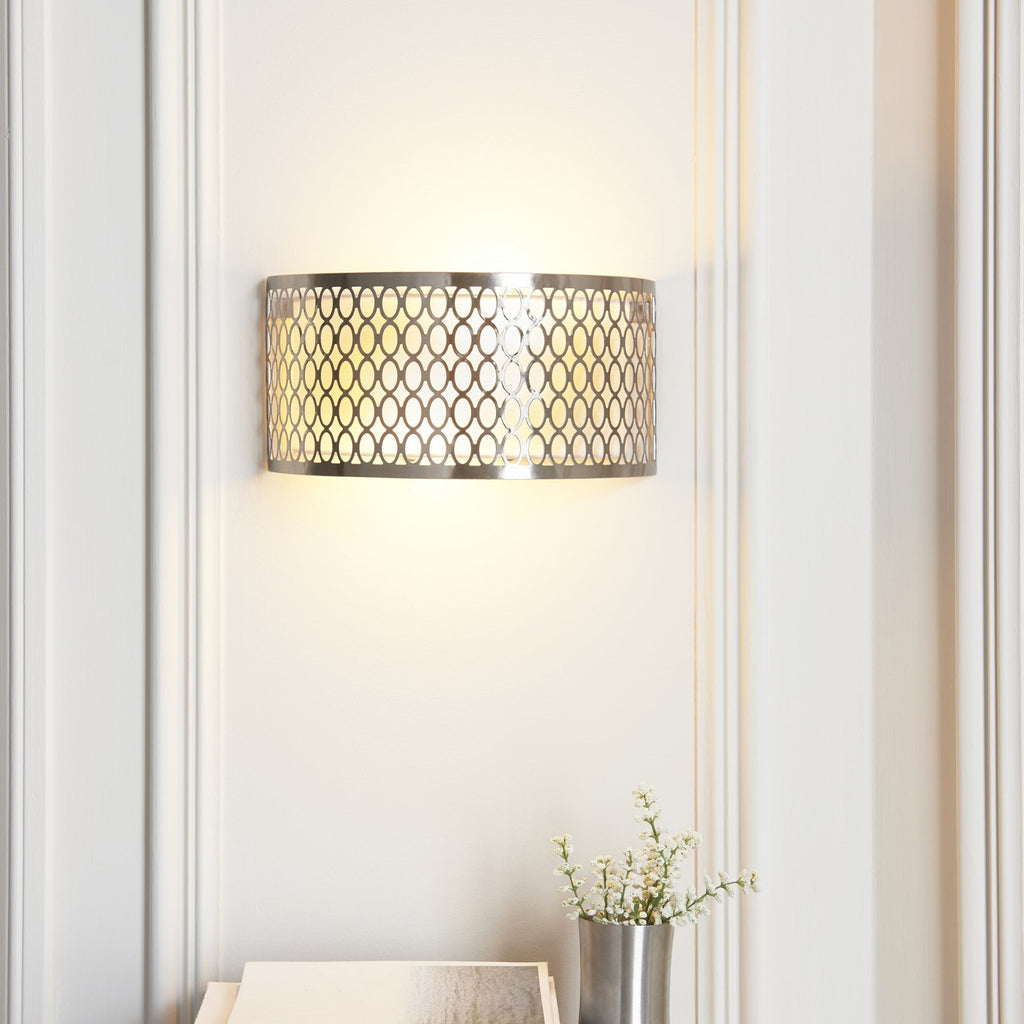 Cordero Stylish Wall Light In Satin Nickel Finish With Glass Diffuser 113263