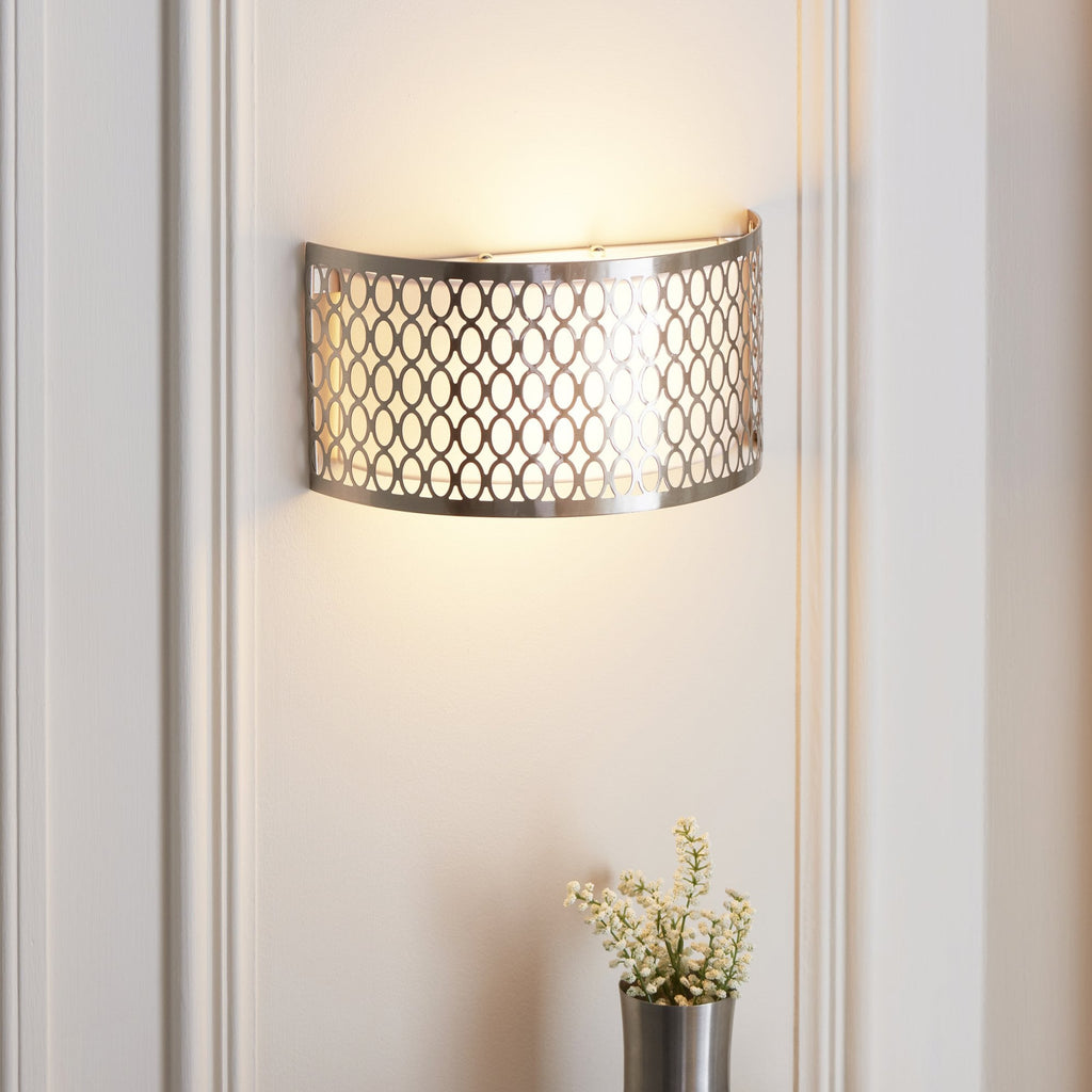Cordero Stylish Wall Light In Satin Nickel Finish With Glass Diffuser 113263