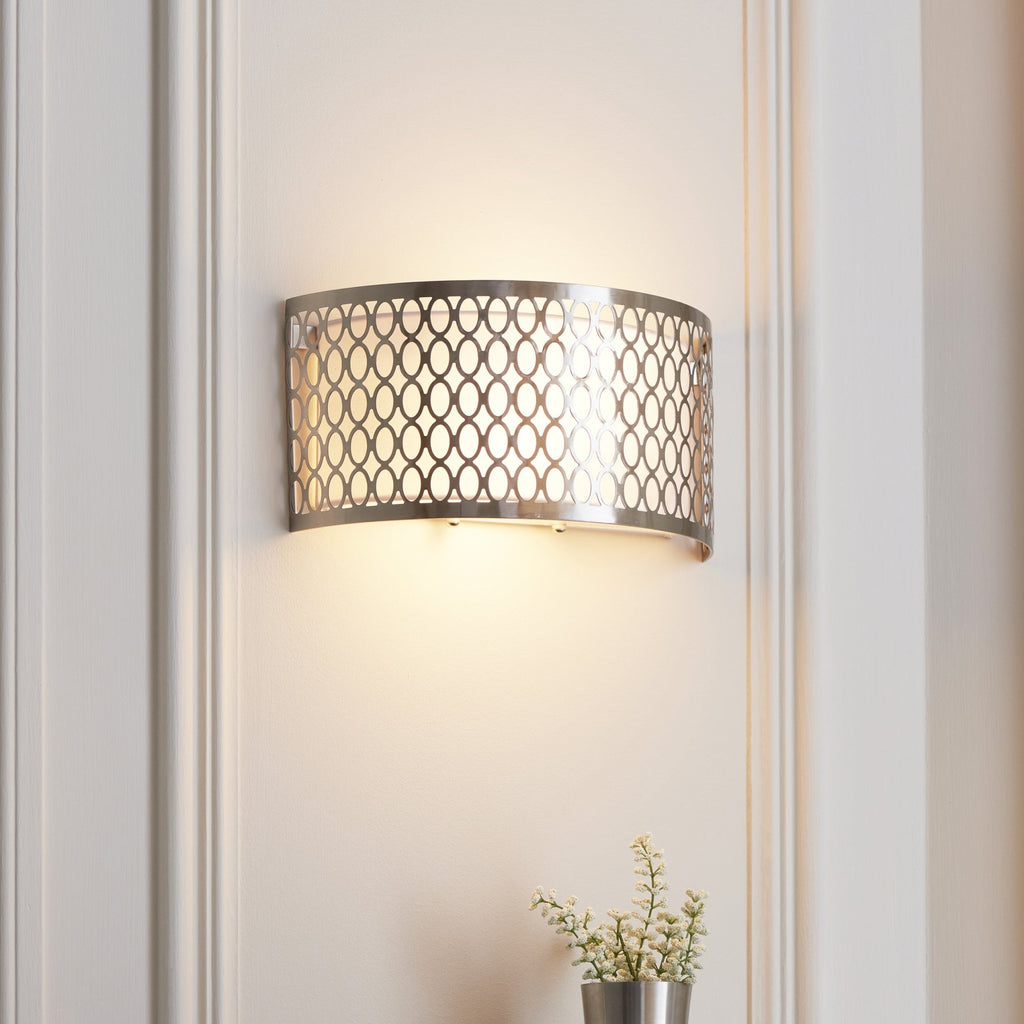 Cordero Stylish Wall Light In Satin Nickel Finish With Glass Diffuser 113263