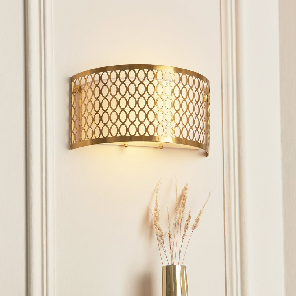 Cordero Stylish Wall Light In Gold Finish With Glass Diffuser 113423