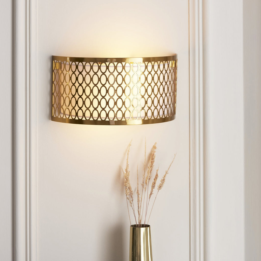 Cordero Stylish Wall Light In Gold Finish With Glass Diffuser 113423