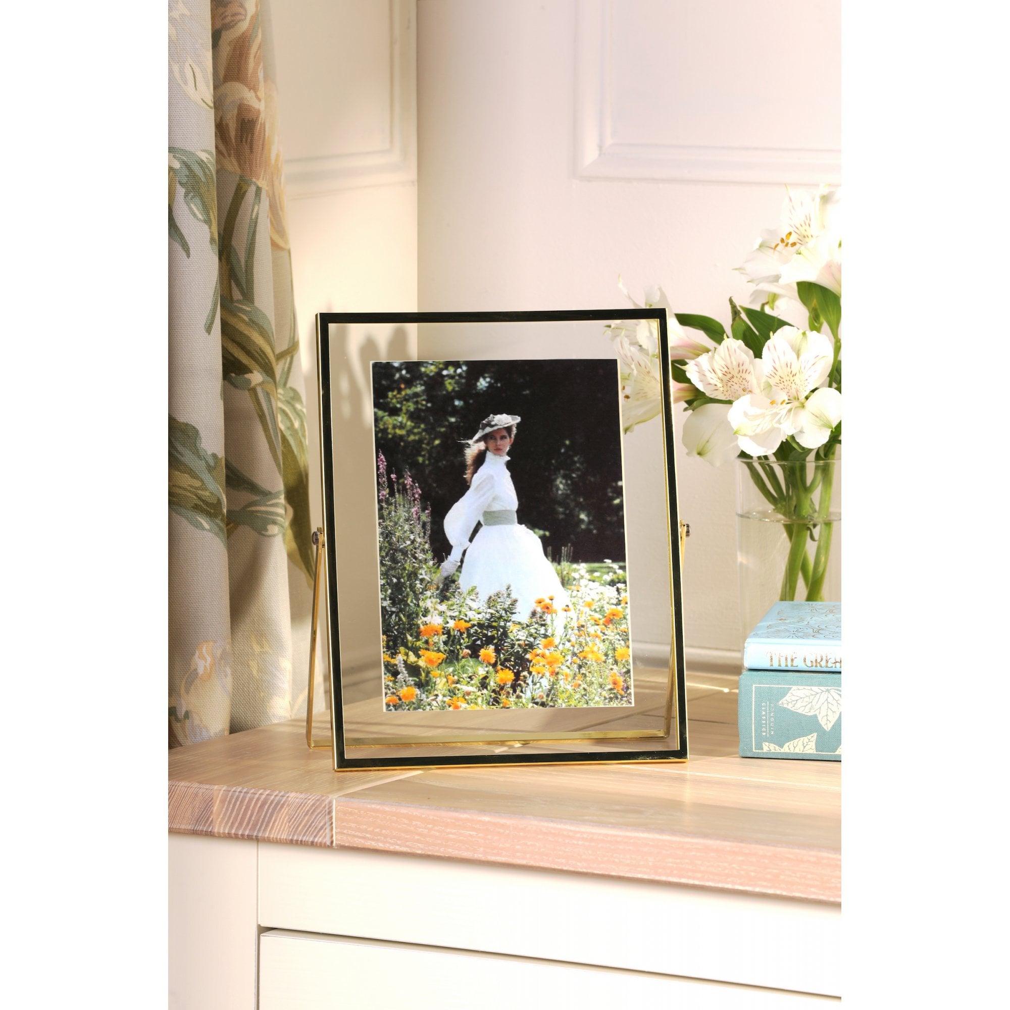 Moira Photo Frame In Polished Gold Finish 5" x 7" LA3756539-Q