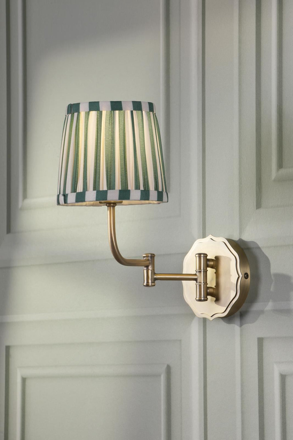 Laura Ashley Denwick Wall Light Matt Antique Brass With Shade LA3756676-Q