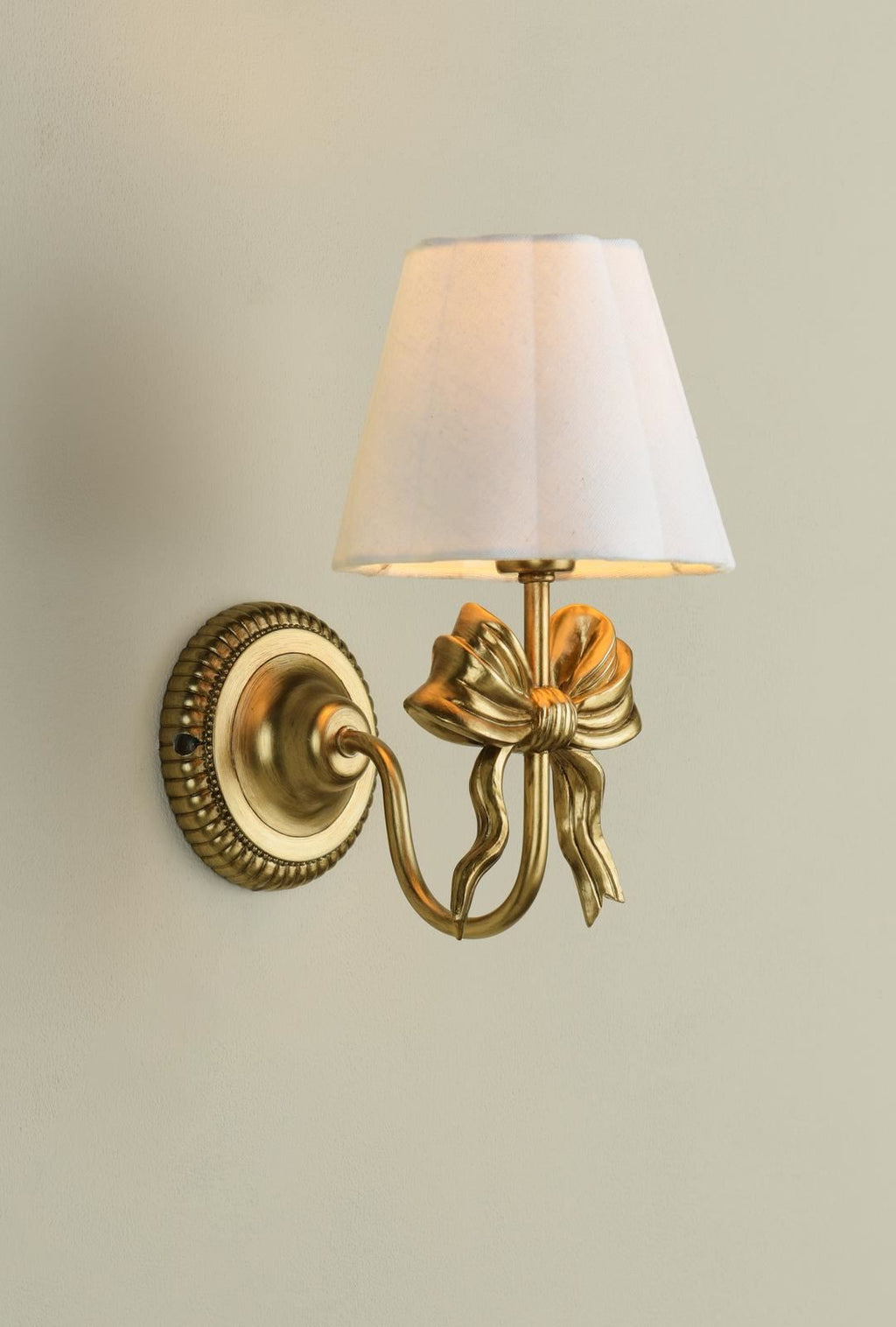 Laura Ashley Larkfield Wall Light Antique Gold With Shade LA3756698-Q