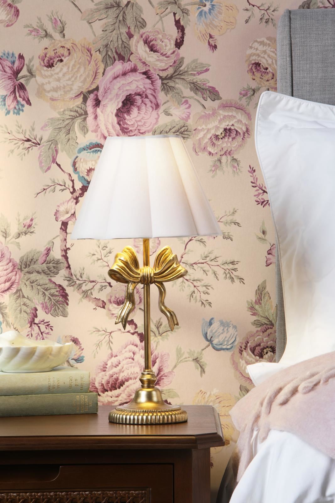 Laura Ashley Larkfield Table Lamp Antique Gold With Shade LA3756669-Q