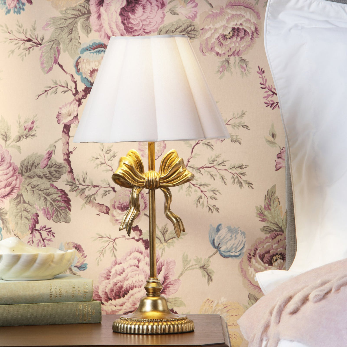 Laura Ashley Larkfield Table Lamp Antique Gold With Shade LA3756669-Q