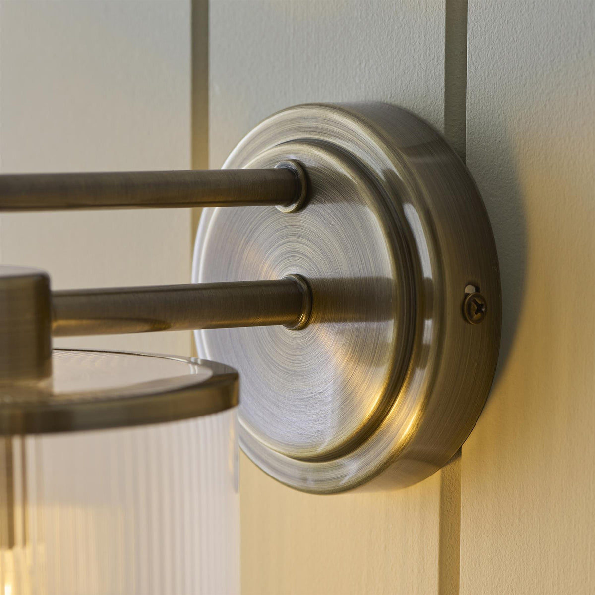 Ridgeton Single Wall Light In Antique Brass With Ribbed Glass 120144