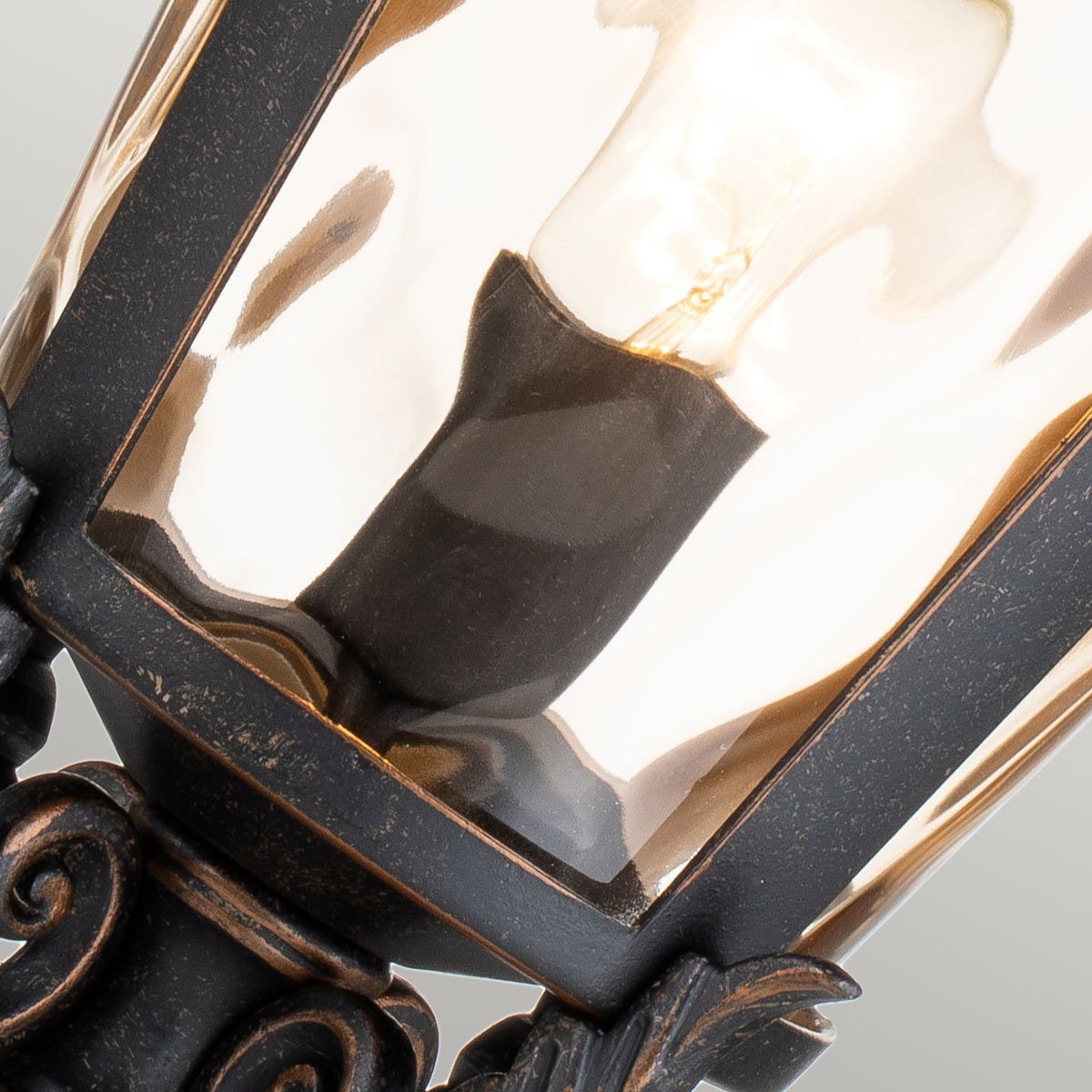 BT3/L exterior Baltimore Large pedestal lantern, IP43