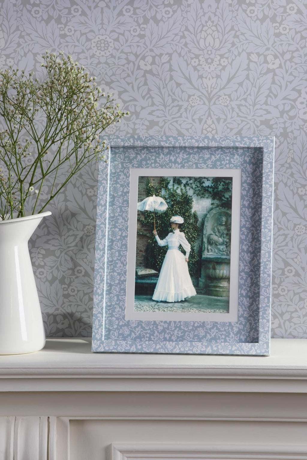 Laura Ashley Sweet Alyssum Photo Frame Blue 5" x 7" LA3756694-Q