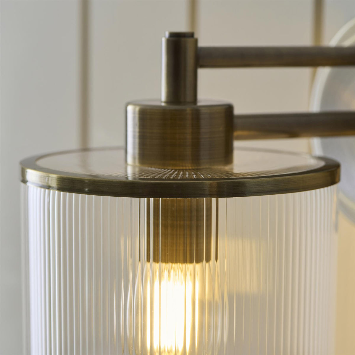 Ridgeton Single Wall Light In Antique Brass With Ribbed Glass 120144